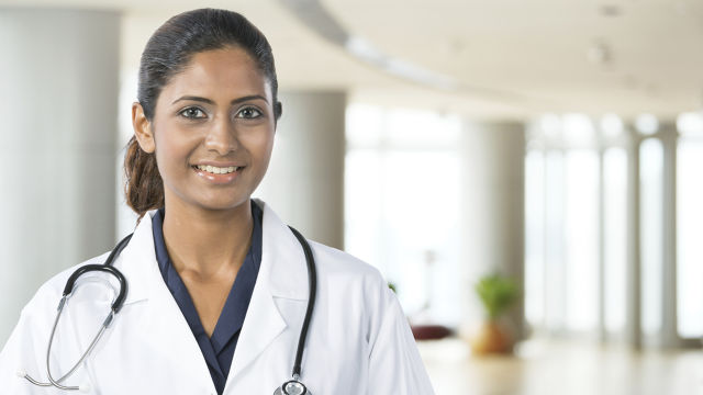 Doctora sonriendo